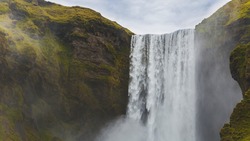 Сахалинец снял с дрона красивый водопад на Курилах