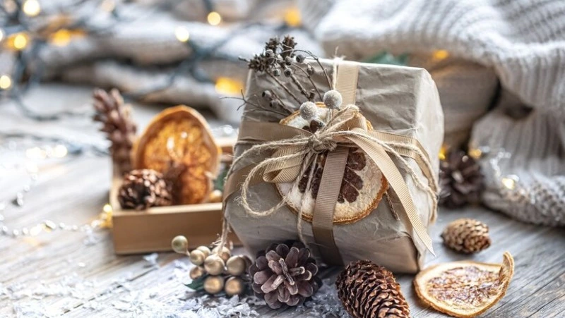 Superjob: жители Южно-Сахалинска готовы потратить на новогодние подарки 13 тысяч рублей