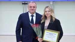 Молодым активистам на Сахалине вручили заслуженные награды 