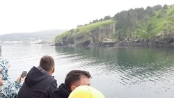 Экипаж «Павла Леонова» не выпускает туристов на экскурсию по Шикотану