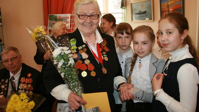 Ветераны связи рассказали сахалинским школьникам о военных буднях
