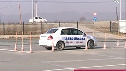 Крепче за баранку держись