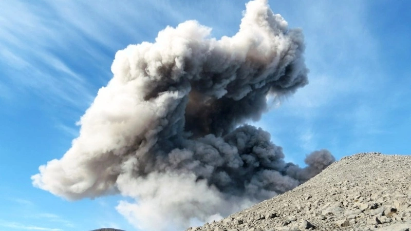 Осень на Парамушире: радуга, игривые морские котики и Луна на земле (ФОТО, ВИДЕО)