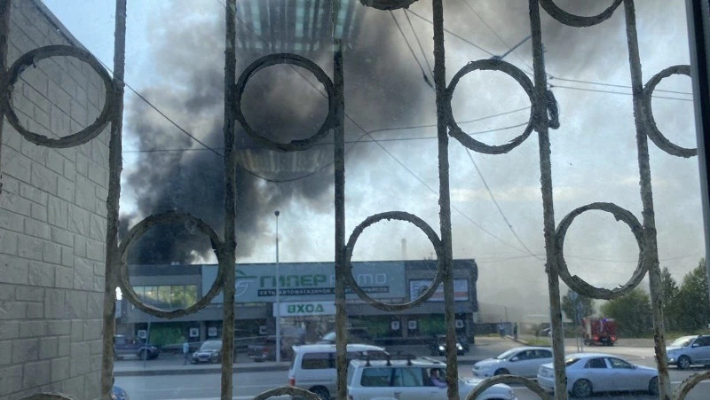 Дым от пожара на Ленина распространился по северу Южно-Сахалинска