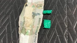 Нервный пешеход попался ДПС с наркотиками в Южно-Сахалинске