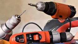 Мужчина приютил пьяного друга и лишился дорогих инструментов в Южно-Сахалинске