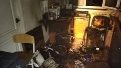 Огонь охватил кабинет общеобразовательной школы в Холмском районе утром 26 октября