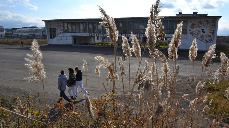 Дом культуры Шахтерска переедет из старого мебельного магазина в новое здание