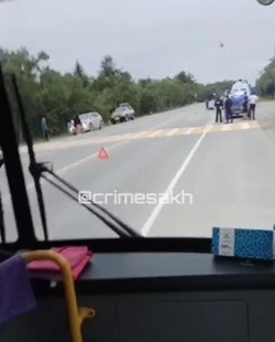 Пешеход попал в больницу после аварии на пешеходном переходе в Долинском районе