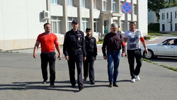 Улицы Холмска охраняют народные дружинники