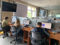 Сахалинские школьники научились работать с электронными библиотеками
