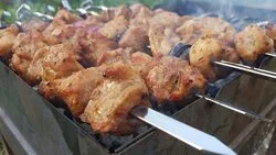 Глава Роспотребнадзора поддержала отдых с шашлыками на майские. Но с одним условием