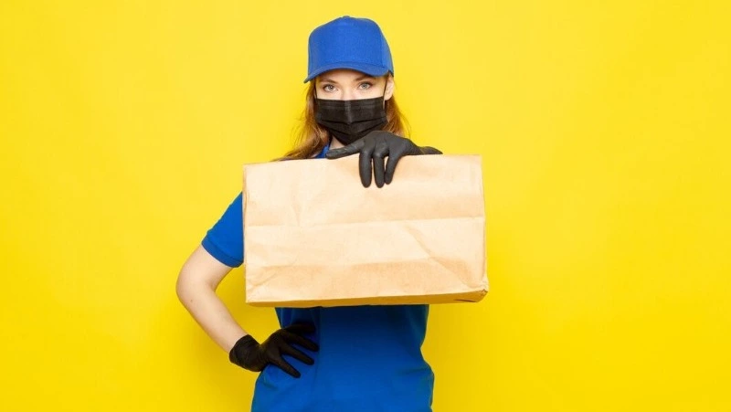 Все чаще сахалинцы хотят работать курьерами из-за зарплаты 126 тысяч рублей