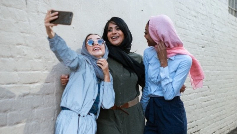 14 июня — праздник всех блогеров мира: чем занимаются интернет-звезды Сахалина