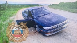 Девушка пострадала в результате опрокидывания Toyota Vista в Охе