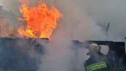 Дачный дом горел в Холмском районе в ночь на 22 октября