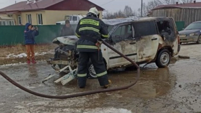 Два человека пострадали в ДТП с горящим автомобилем в селе Онор