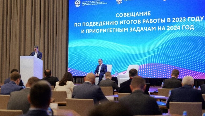 Трутнев отметил работу Сахалина по восстановлению подшефных территорий в ДНР