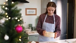 SuperJob: жителей России раздражает необходимость готовить и убираться на Новый год