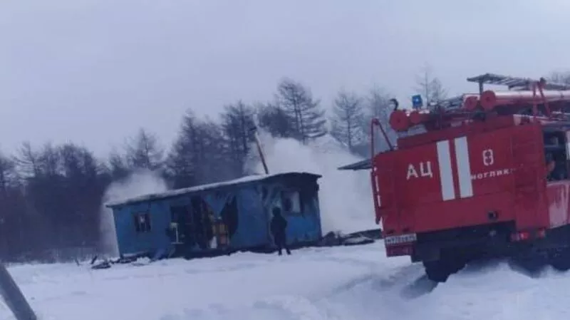 На севере Сахалина сгорел дотла маленький приют со щенками