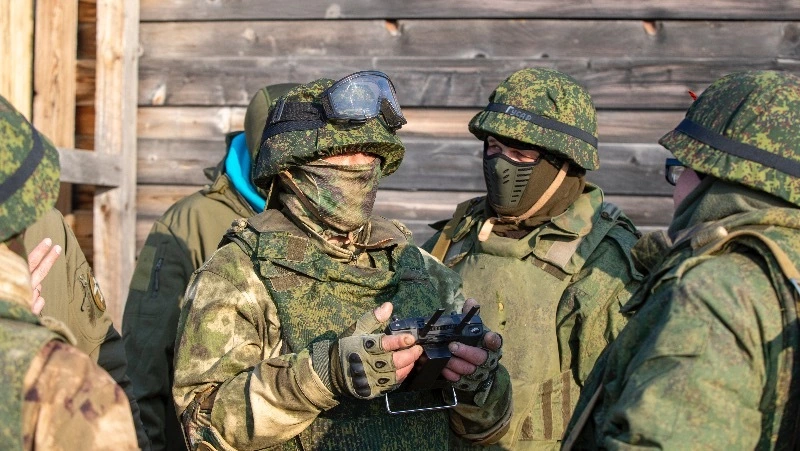  Жителей Южно-Сахалинска пригласили на военную службу по контракту