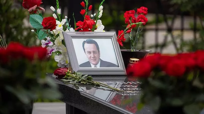 Сахалинцы почтили память погибшего в авиакатастрофе губернатора Игоря Фархутдинова