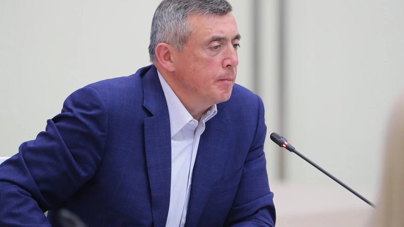 Лимаренко отругал министра транспорта за то, что Корсаков остался без финансовой добавки