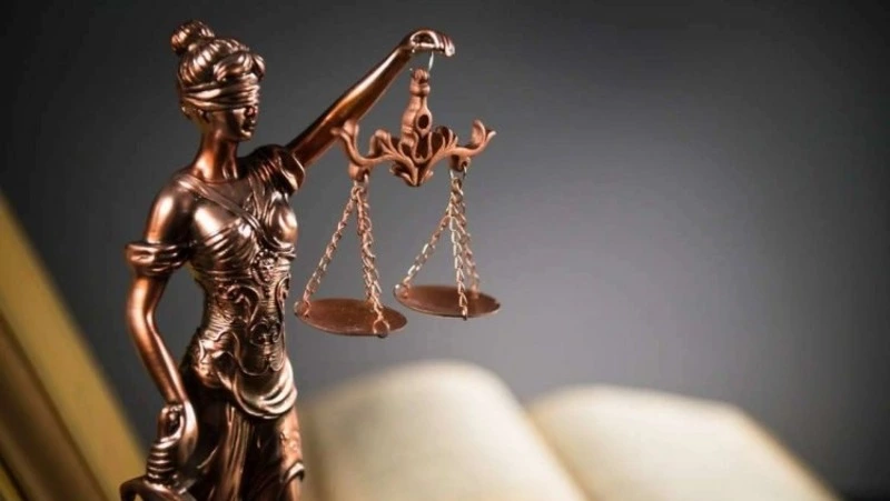 Смертельная авария: пьяный водитель на высокой скорости влетел в грузовик в Южно-Сахалинске