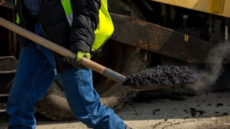 Появившиеся после зимы дефекты на дорогах Южно-Сахалинска устранят до 1 июня