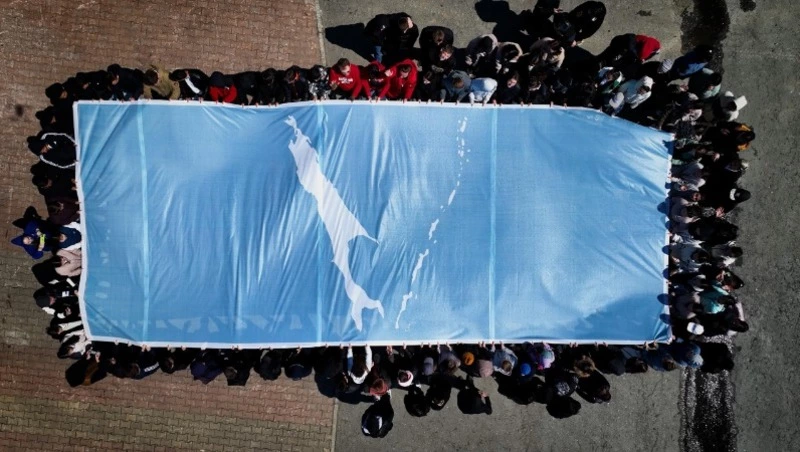 Георгий Карлов обратился к сахалинцам в честь праздника флага региона