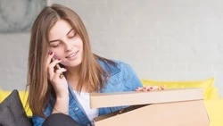 Мошенники придумали новый способ обмана россиян с фейковыми посылками