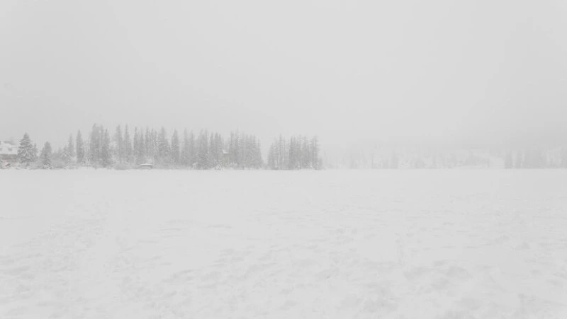 Синоптики прогнозируют обильный снегопад и сильный ветер на Северных Курилах