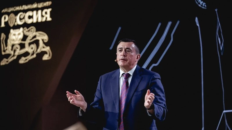 Губернатор Валерий Лимаренко поучаствовал в архитектурном хакатоне в Москве