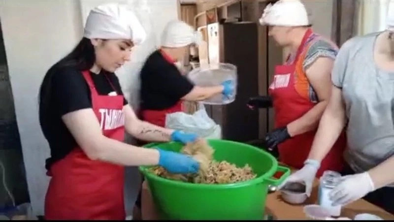 Хозяюшки с Сахалина помогают бойцам в зоне СВО