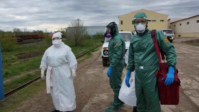 Центр гигиены и эпидемиологии Сахалинской области закупает партию противочумных костюмов