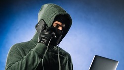 Три жительницы Сахалинской области перевели мошенникам миллион рублей