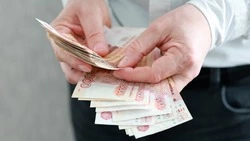 Финансовый управляющий потратил деньги жителя Долинского района на личные нужды 