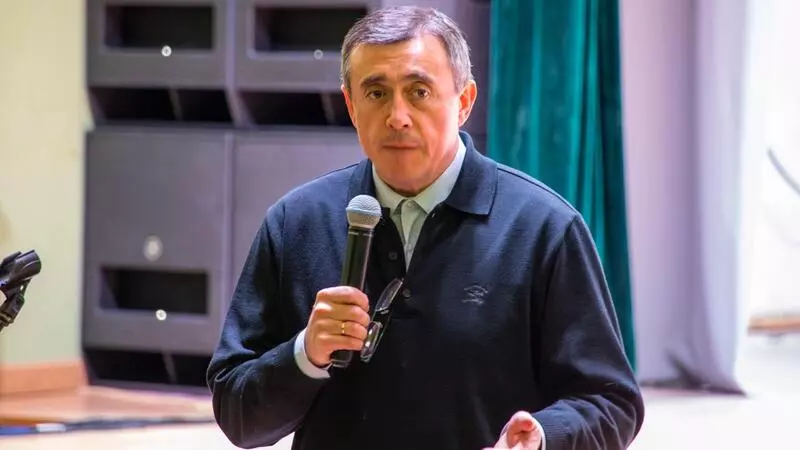 Жилье, школы, Дагинские источники: Валерий Лимаренко ответил на вопросы жителей Ноглик