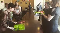 Жители Томари, боровшиеся с рыбаками за пляж, собирают дружину