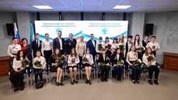 Школьники Южно-Сахалинска в День России получили паспорта в стенах музея