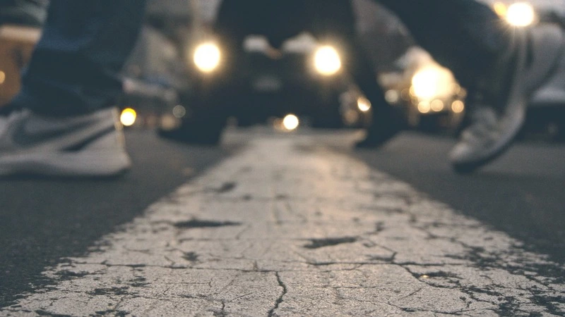 Подросток погиб под колесами автомобиля на юге Сахалина