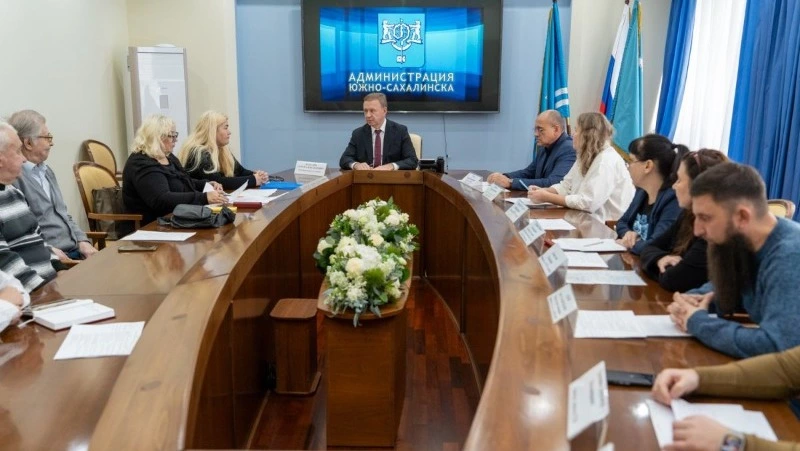 Мэр Южно-Сахалинска пообещал жителям ТСЖ «Ветеран» решить вопрос с капремонтом