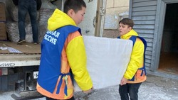 Депутаты Сахалина привезли вещи пострадавшим при взрыве дома в Тымовском