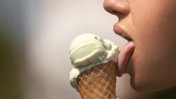 Поронайские молочники объявили конкурс, посвященный фирменному мороженому
