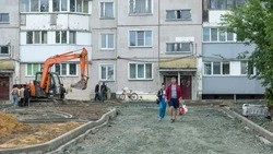 Ремонт дворов по улице Южно-Сахалинской завершат до конца августа 