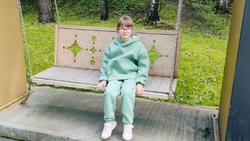 В Южно-Сахалинске ищут пропавшую 11-летнюю девочку в бирюзовой кофте и очках