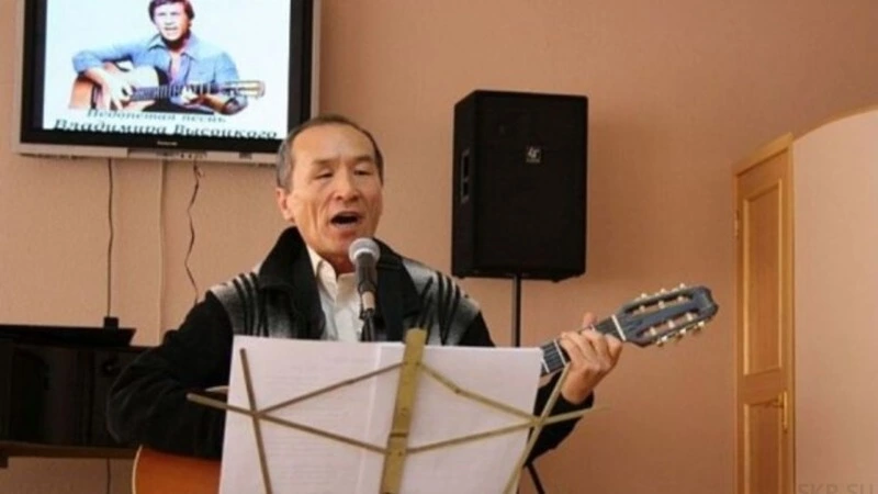 Сахалинский поэт Роман Хе презентовал свой двухтомник