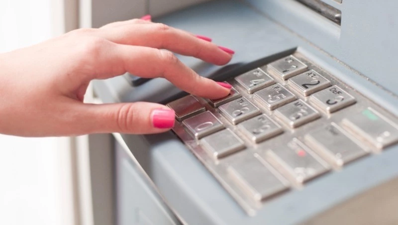 Райффайзенбанк уходит из России?