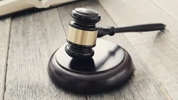 Подарок другу привел жителя Долинска в суд