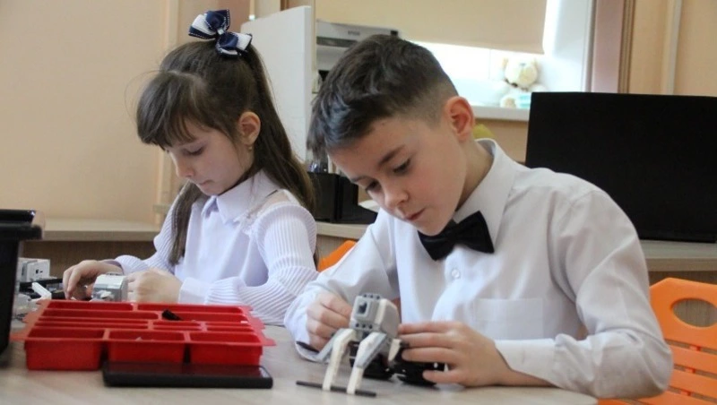 Федеральные программы помогли активному строительству школ и детсадов на Сахалине